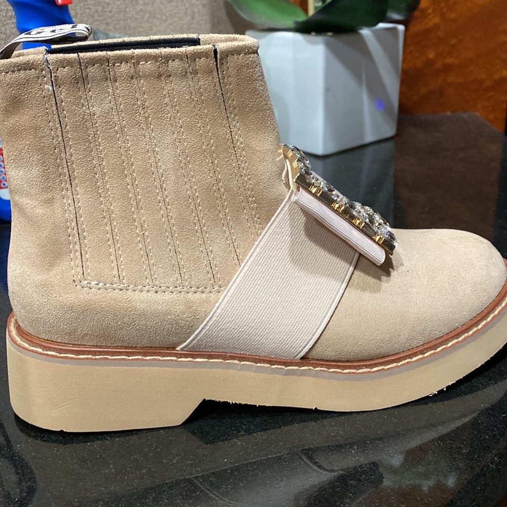 Beige bootie - Picture 2 of 5